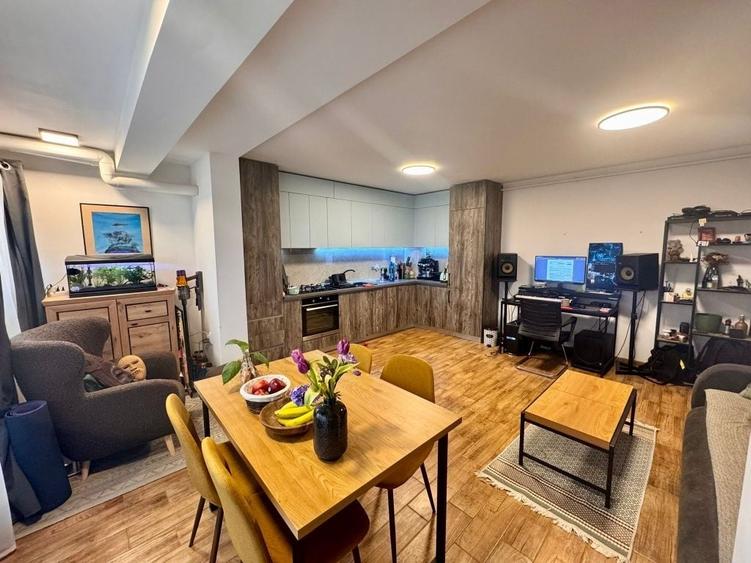 Apartament cu 2 camere semidecomandat în Florești