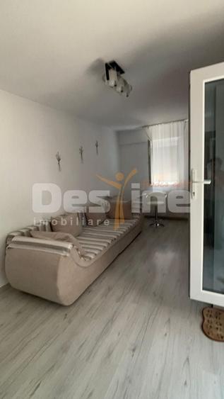 Apartament cu 2 camere decomandat, mobilat în Central
