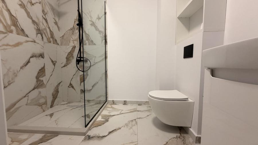 Apartament cu 2 camere semidecomandat, mobilat în City Park Mall