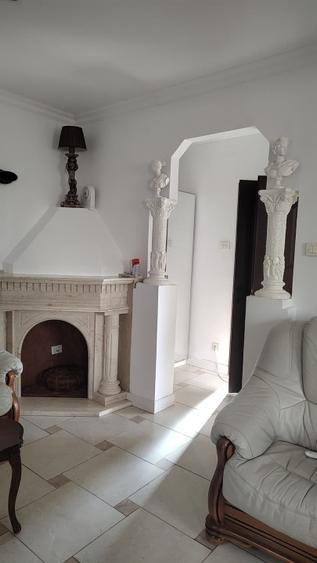 Apartament cu 3 camere semidecomandat în Floreasca