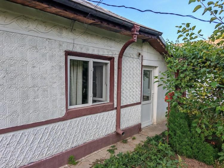 Casă cu Teren 700 Mp în Lanurile