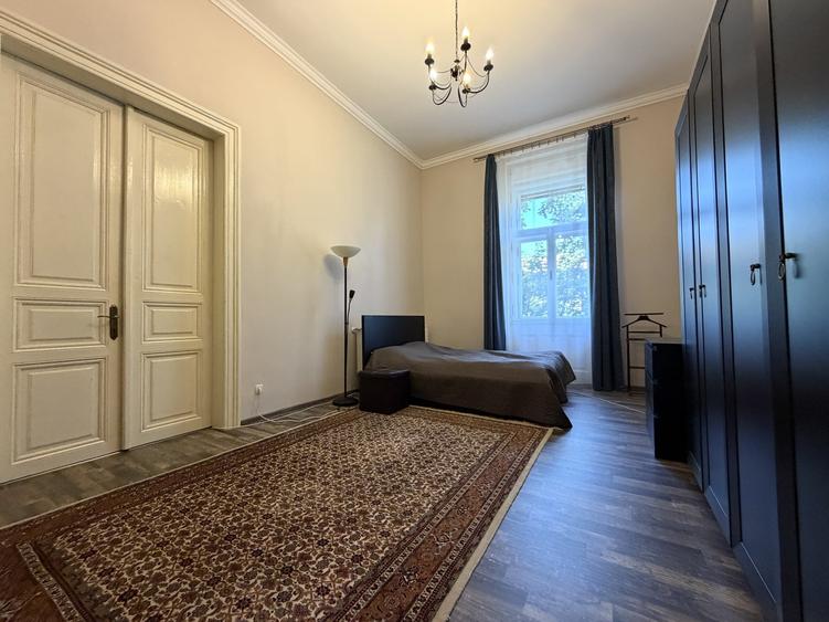 Apartament cu 3 camere circular, mobilat în Sinaia