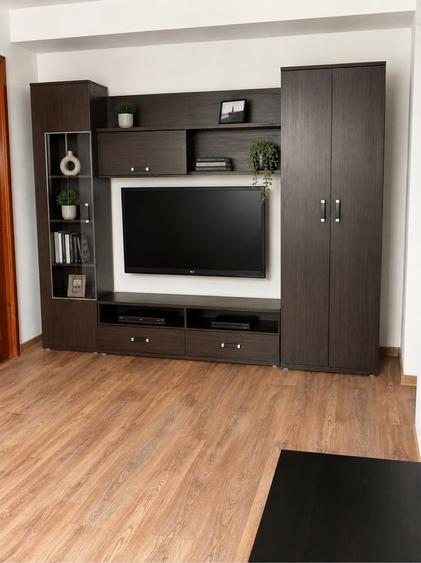 Apartament cu 3 camere nedecomandat în Exterior Vest