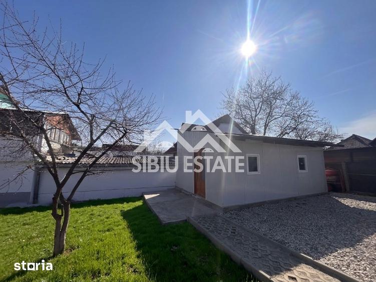 Casă cu 8 camere cu Teren 950 Mp în Calea Poplăcii