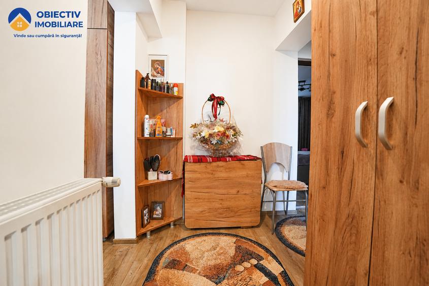 Apartament cu 3 camere semidecomandat în Dărmănești