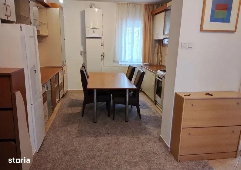 Apartament cu 4 camere în Plopilor