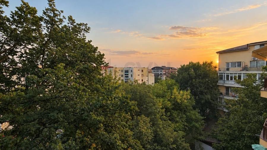 Apartament cu 3 camere decomandat, mobilat în Străulești