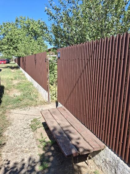 Casă individuală cu 5 camere cu Teren 2500 Mp în Valea Roșie