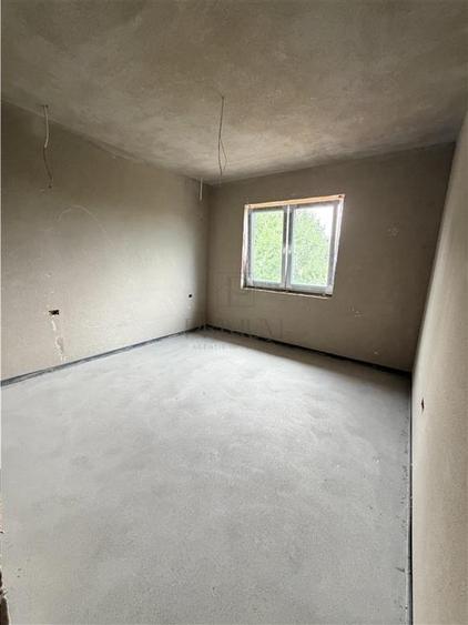 Duplex cu 5 camere cu Canalizare în Moșnița Nouă