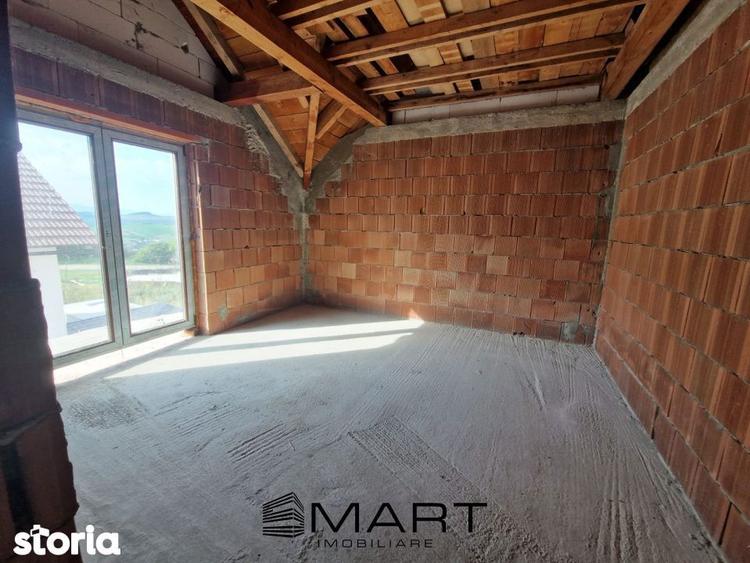Casă cu 5 camere cu Teren 500 Mp în Șura Mare