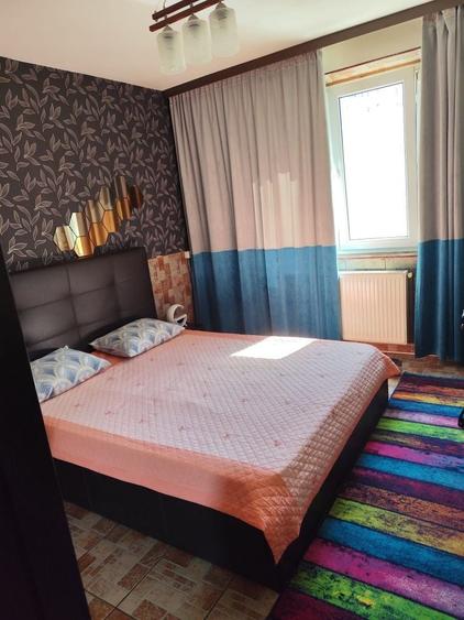 Apartament cu 3 camere semidecomandat în Fizicienilor