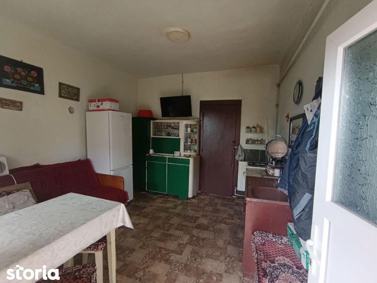 Casa cu 2 camere, teren 1400 mp, acces asfaltat - 6