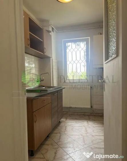 Apartament cu 2 camere semidecomandat, mobilat în Centrul Civic