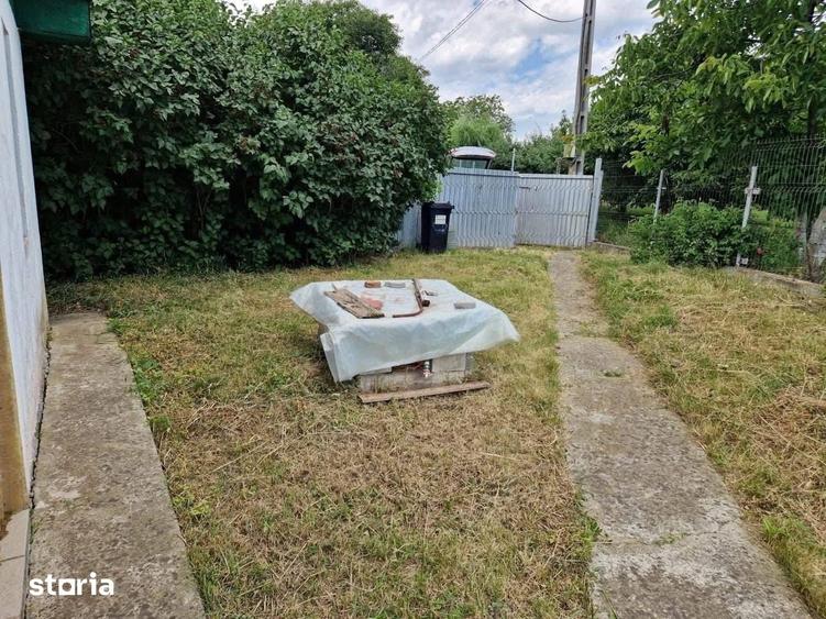 De vanzare casuta mica din caramida cu teren de 1059mp, 27.000euro - 5