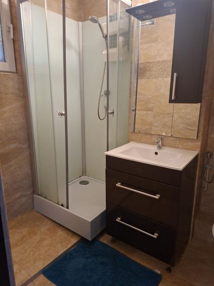 Apartament cu 3 camere decomandat în Dristor