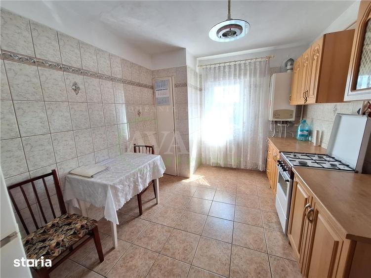 Apartament cu 3 camere decomandat în Ștefan cel Mare