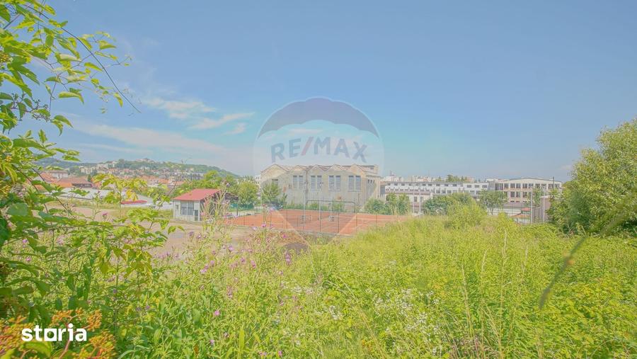 Casă cu 4 camere cu Teren 104 Mp în Central