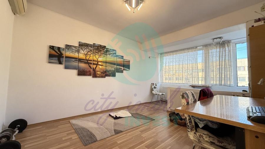 Apartament cu 3 camere semidecomandat, mobilat în Iancului