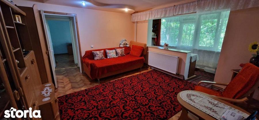Apartament cu 2 camere semidecomandat în Girocului