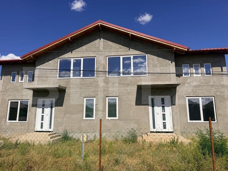 Duplex cu 5 camere cu Teren 250 Mp în Exterior Sud