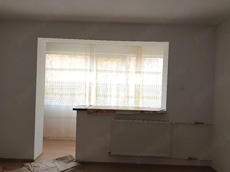 Apartament cu 2 camere semidecomandat în Craiovei