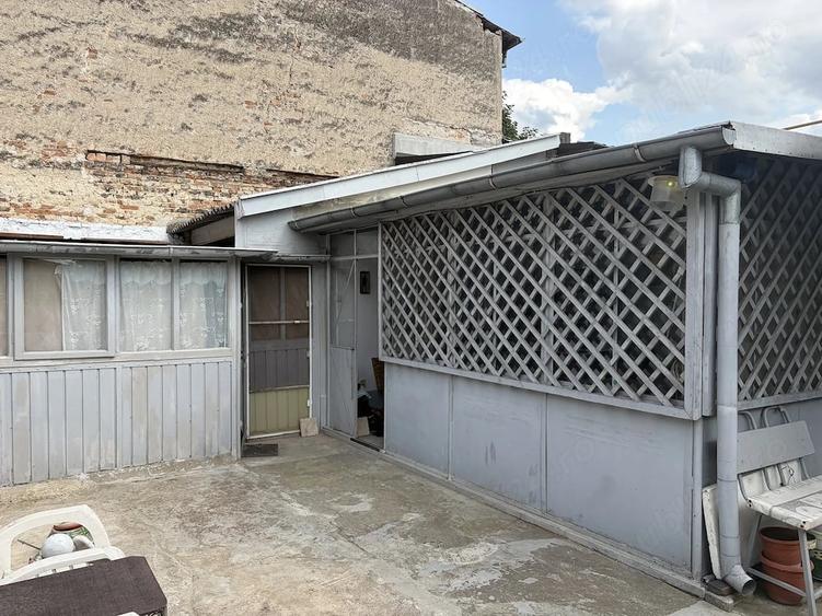 Casă cu 5 camere cu Teren 303 Mp în Gării