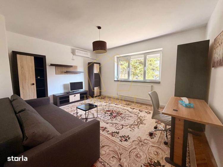 Apartament cu 2 camere decomandat în P-ța Unirii