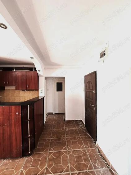 Apartament cu 3 camere decomandat în Micro 17