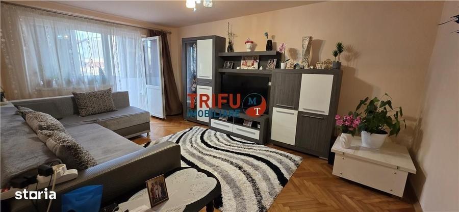 Apartament cu 3 camere decomandat în Cetate