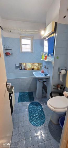 Apartament cu 3 camere decomandat în Casa de Cultură