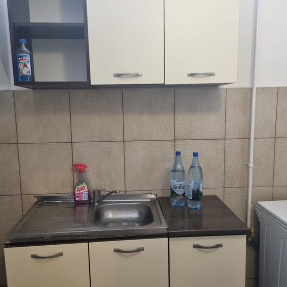 Garsonieră decomandată în Eroilor