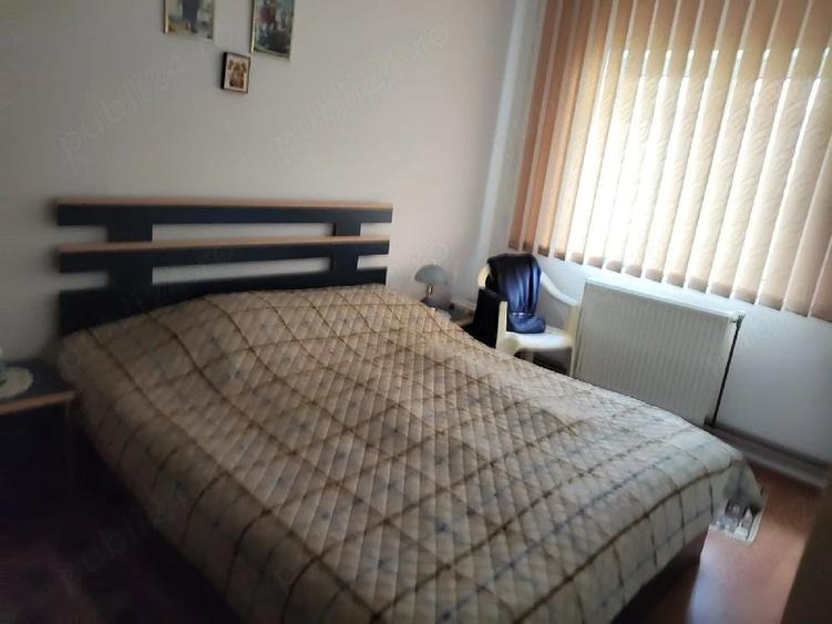 Apartament cu 2 camere decomandat în Telecabinei