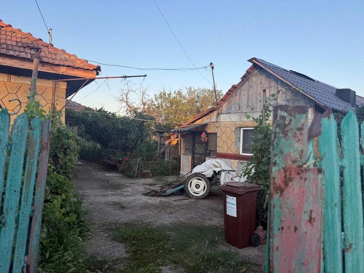 Casă cu Teren 1279 Mp în Fântânele