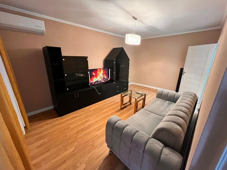Apartament cu 3 camere semidecomandat în Pantelimon