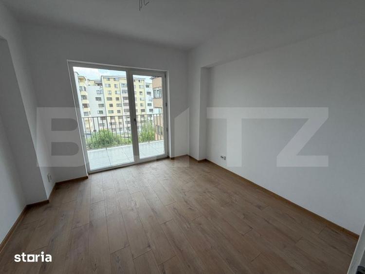Apartament cu 3 camere în Craiovița Nouă