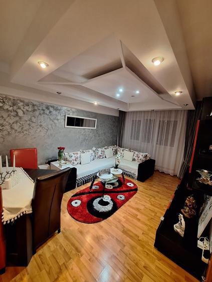 Apartament cu 3 camere nedecomandat în Central