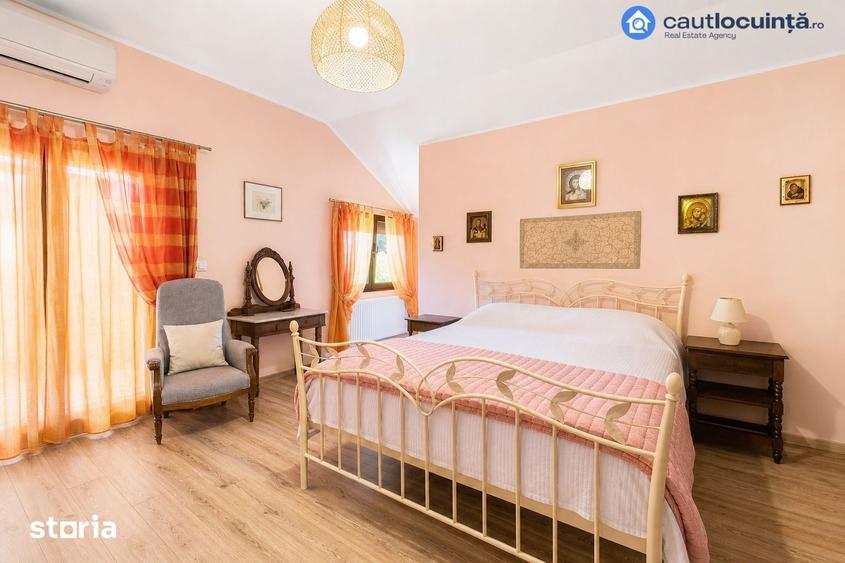 Casă cu 7 camere cu Teren 811 Mp în Corbeanca