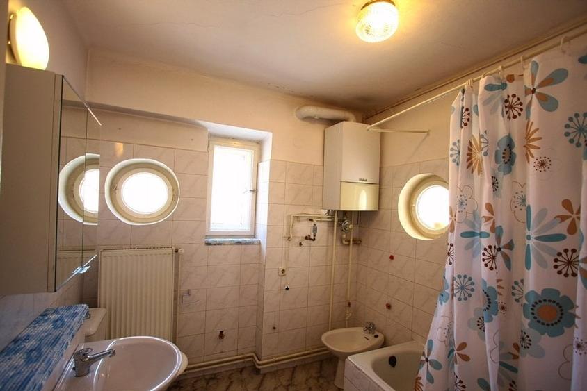 Apartament cu 3 camere decomandat, mobilat în Centrul Istoric