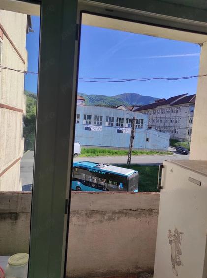 Apartament cu 4 camere decomandat în Vulcan