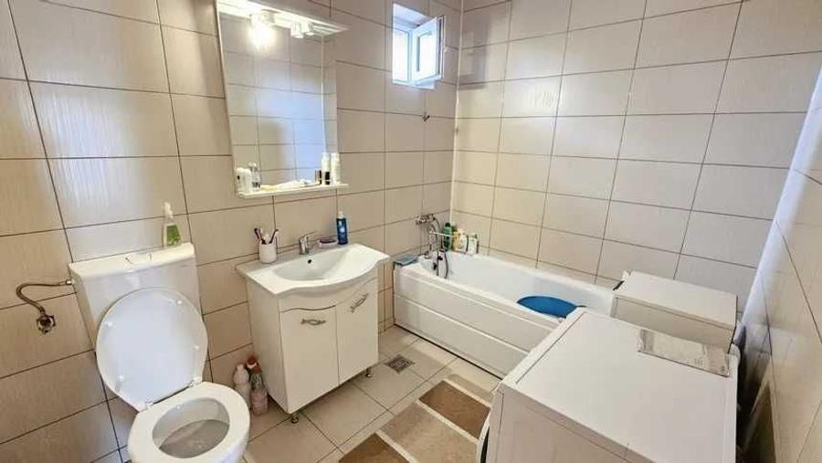 Casă cu 4 camere în Moara Grecilor