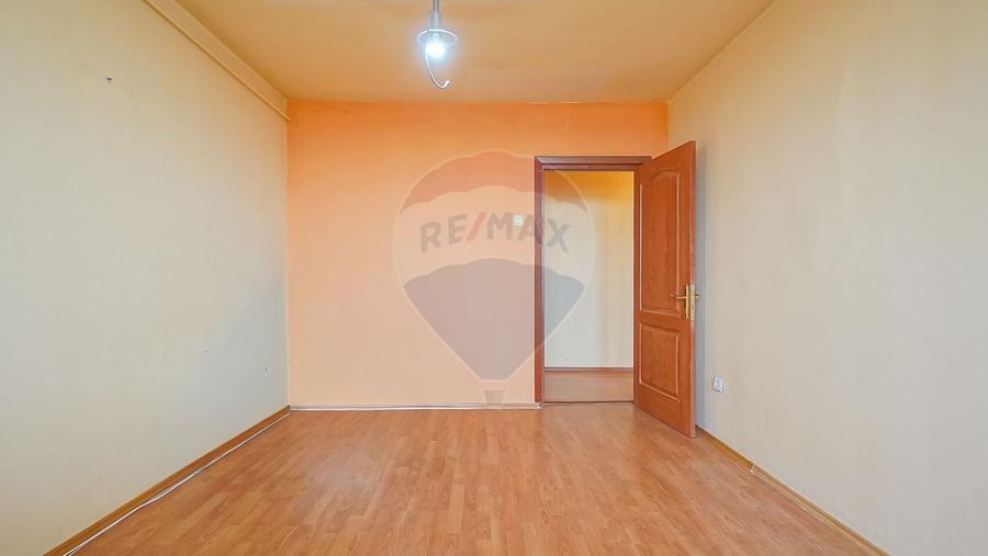 Apartament cu 3 camere circular în Astra