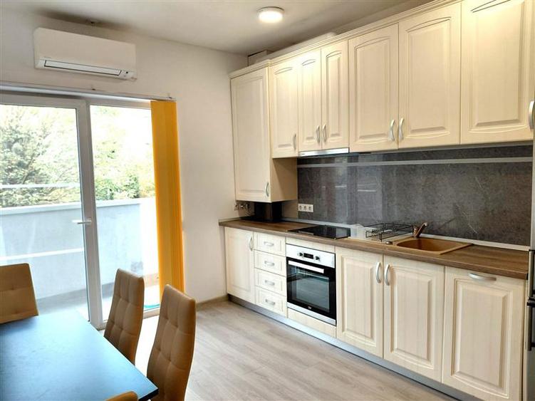 Apartament cu 2 camere decomandat, mobilat în Ultracentral