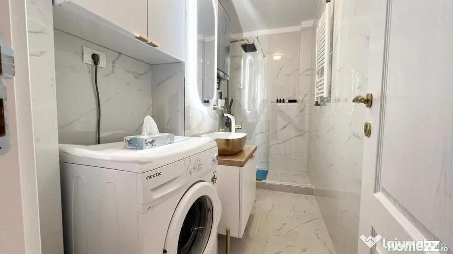 Apartament cu 3 camere semidecomandat în Tineretului