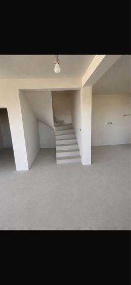Casă cu 4 camere în Moșnița Nouă