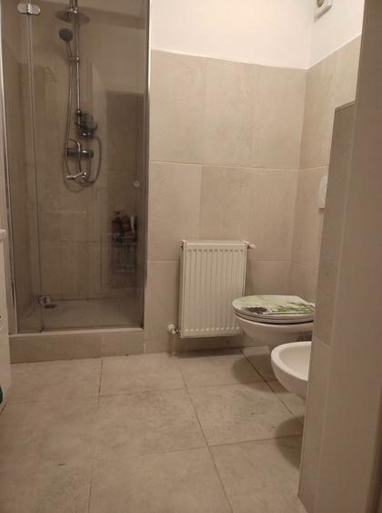 Apartament cu 3 camere decomandat în Schei