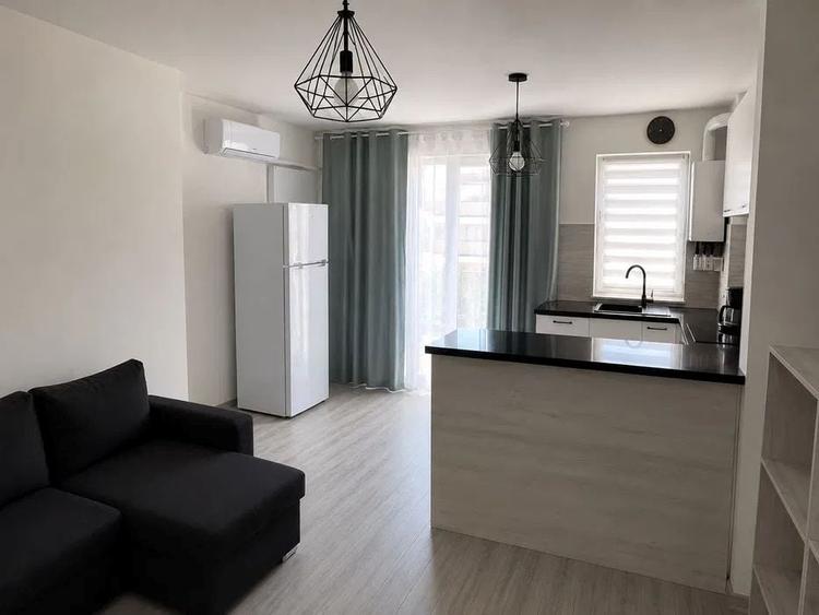 Apartament cu 2 camere decomandat, mobilat în Tomis Plus