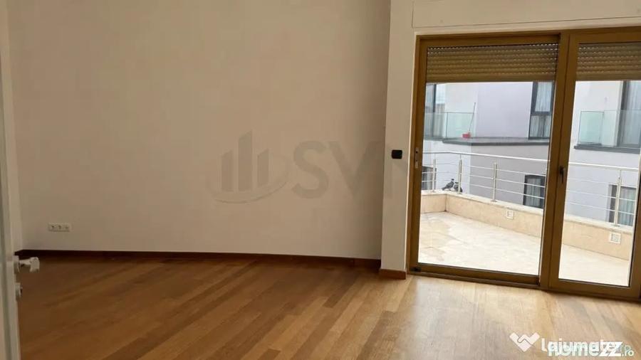 Apartament cu 5 camere decomandat, mobilat în Primăverii