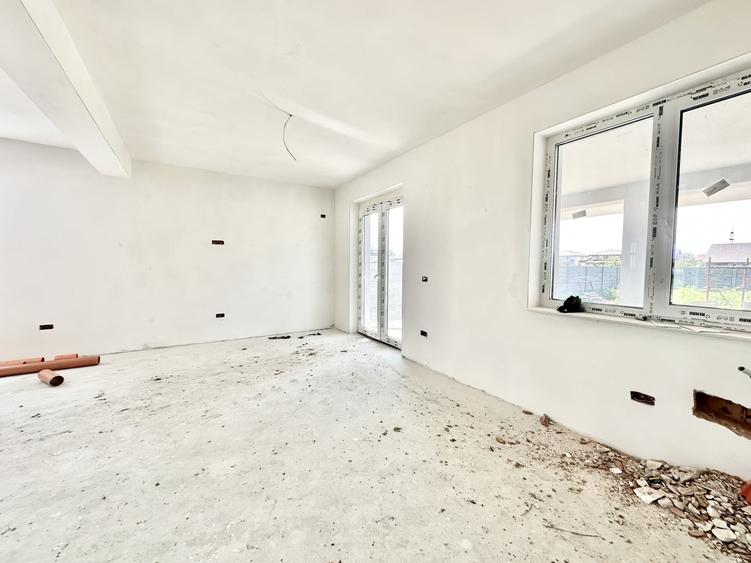 Duplex cu 5 camere cu Canalizare în Urseni