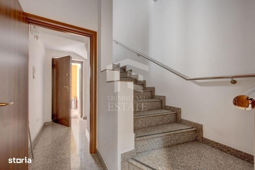 Spațiu comercial, de 950 mp, în Romană