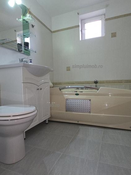 Apartament cu 3 camere semidecomandat, mobilat în Olteniței